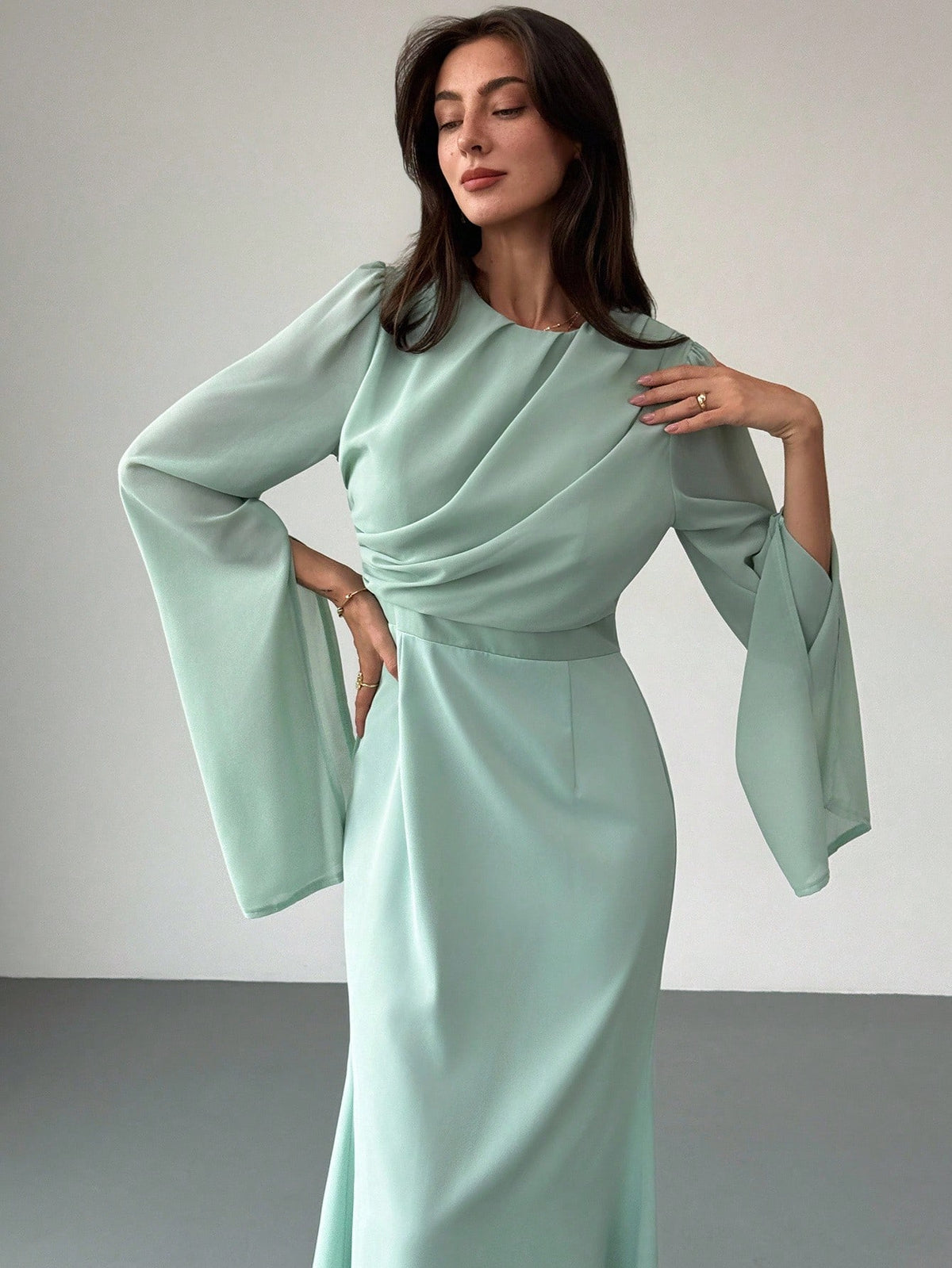 Elegant Green Party Dress For Women High-End Party Long Sleeve Round Neck Ruched Fitted Dress For Women, Autumn/Winter