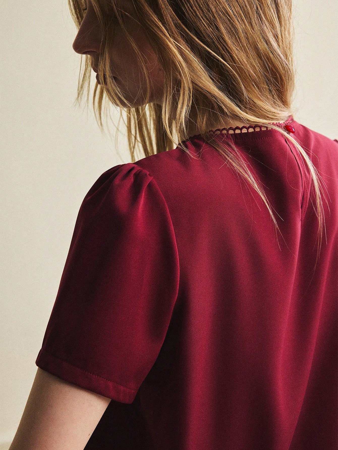 French-Style Round Neck Blouse With Lace Trim and Wavy Embroidery