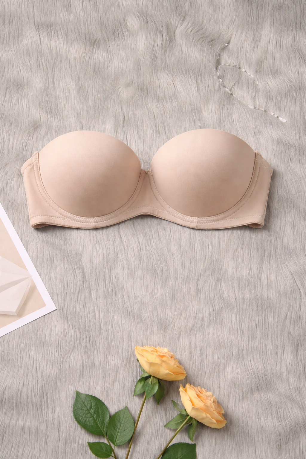 Casual Plain Medium Stretch Strapless Bras With Padded Cups And Backless Design For Everyday Wear