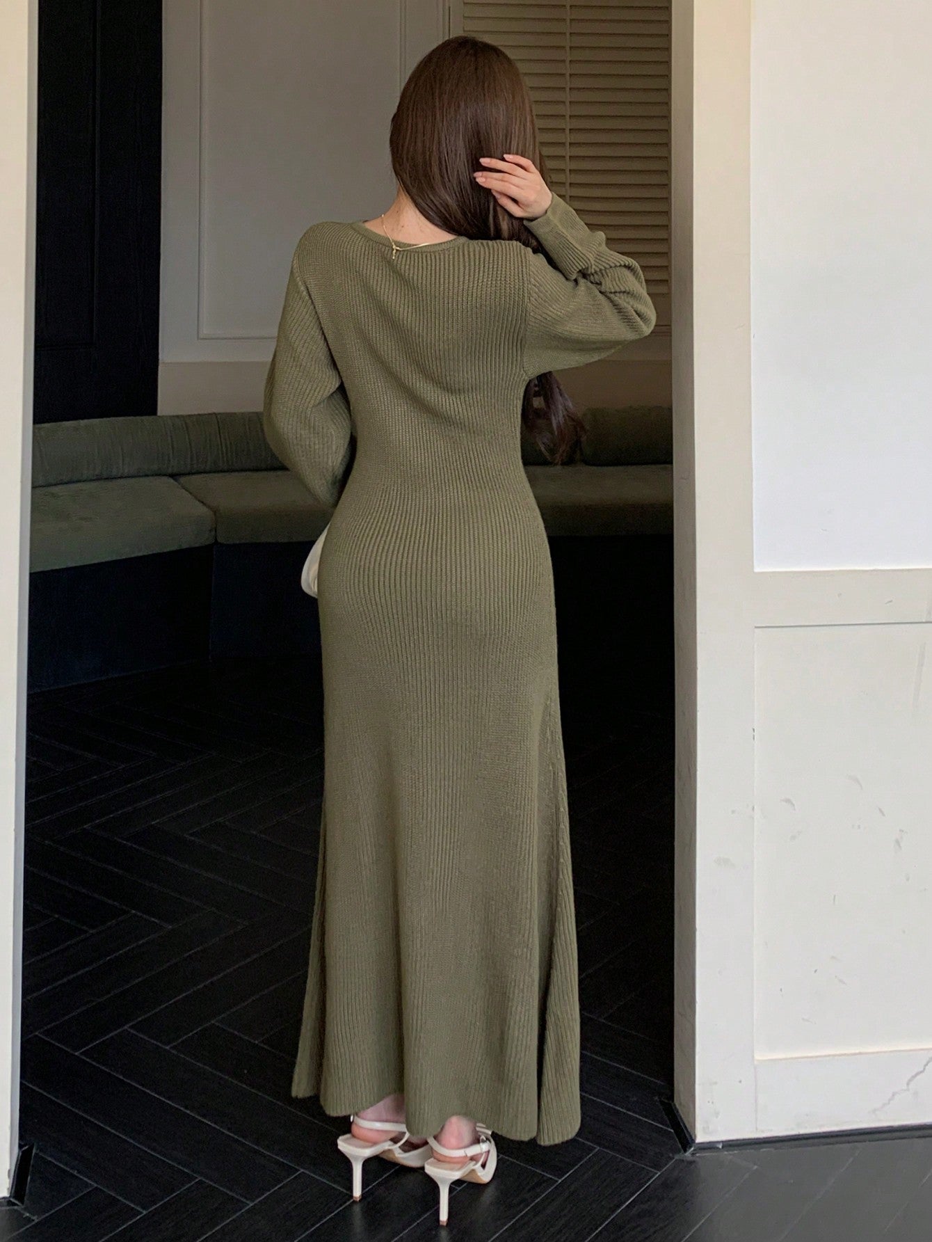 Shein DAZY 1pc Women's Solid Color Crew Neck Long Sleeve Button Half-Placket Sweater Dress