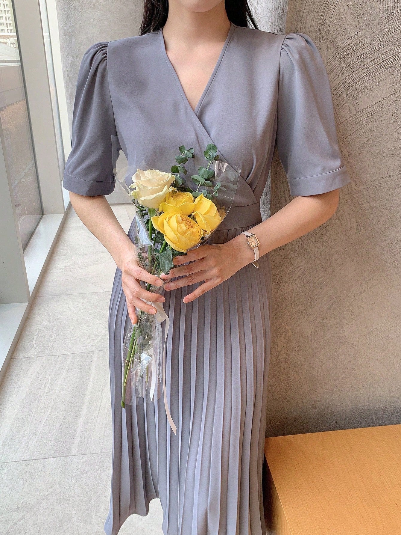 Shein DAZY Solid Color V-Neck Puff Sleeve Pleated Mid-Length Dress
