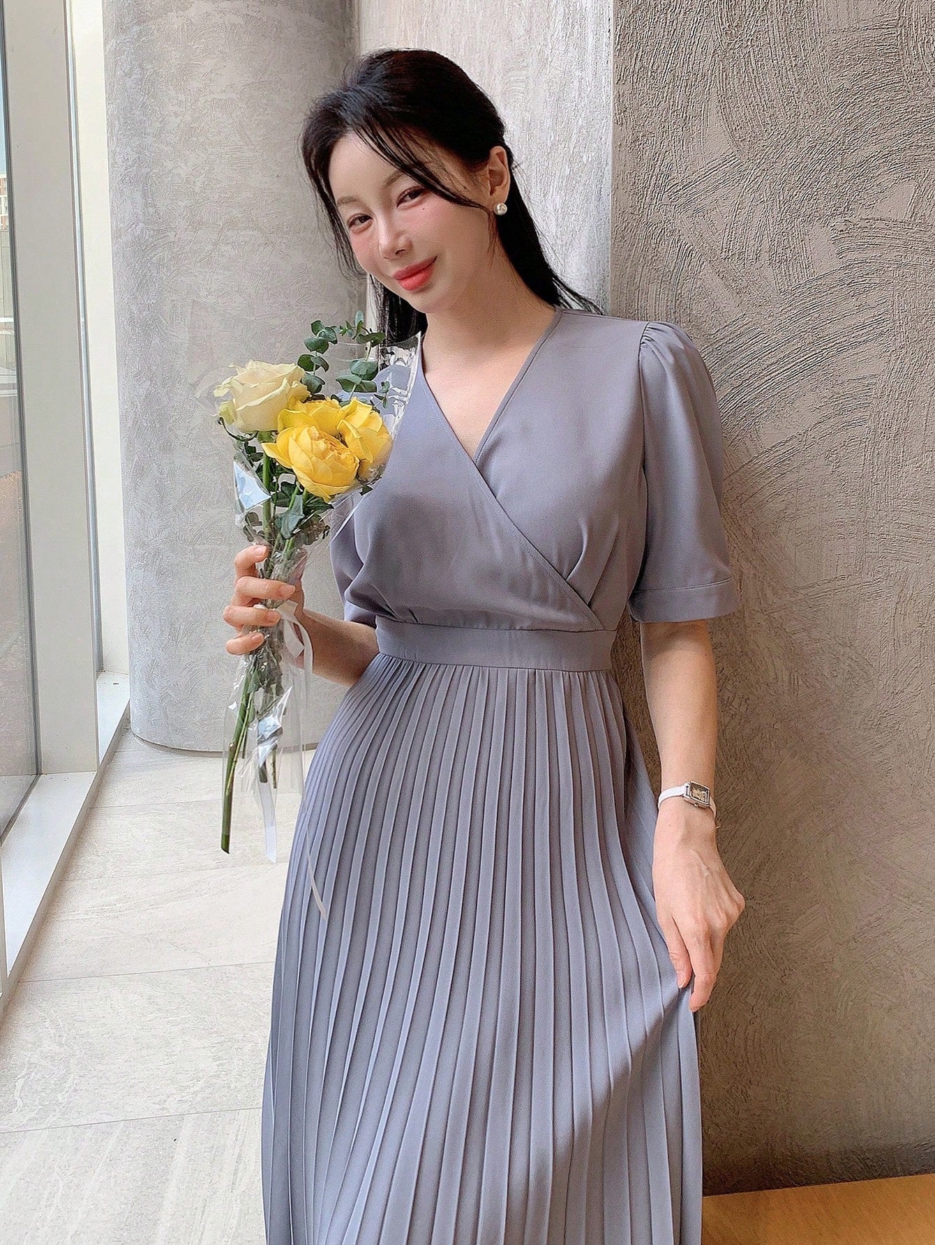 Shein DAZY Solid Color V-Neck Puff Sleeve Pleated Mid-Length Dress