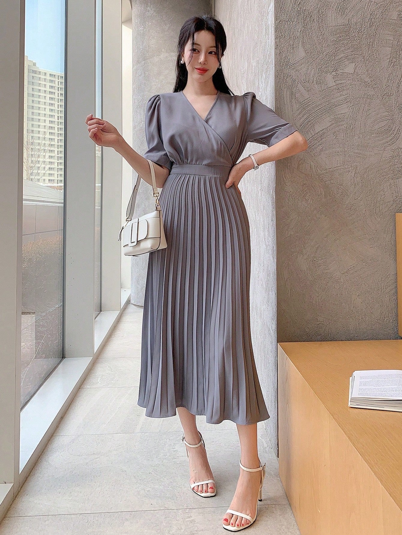 Shein DAZY Solid Color V-Neck Puff Sleeve Pleated Mid-Length Dress