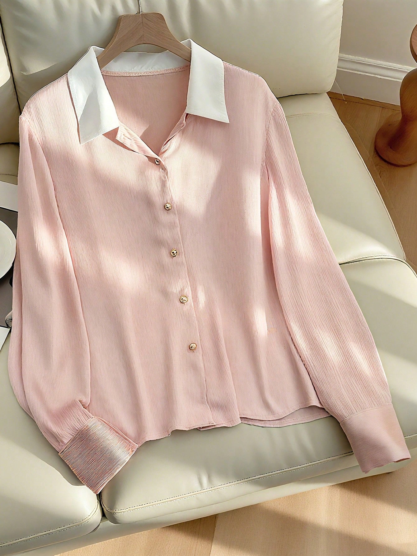 Elegant Fitted Front-Opening Collar Long Sleeves Golden Buttons Meteor-Patterned Fabric Pink Spring/Autumn Women's Shirt