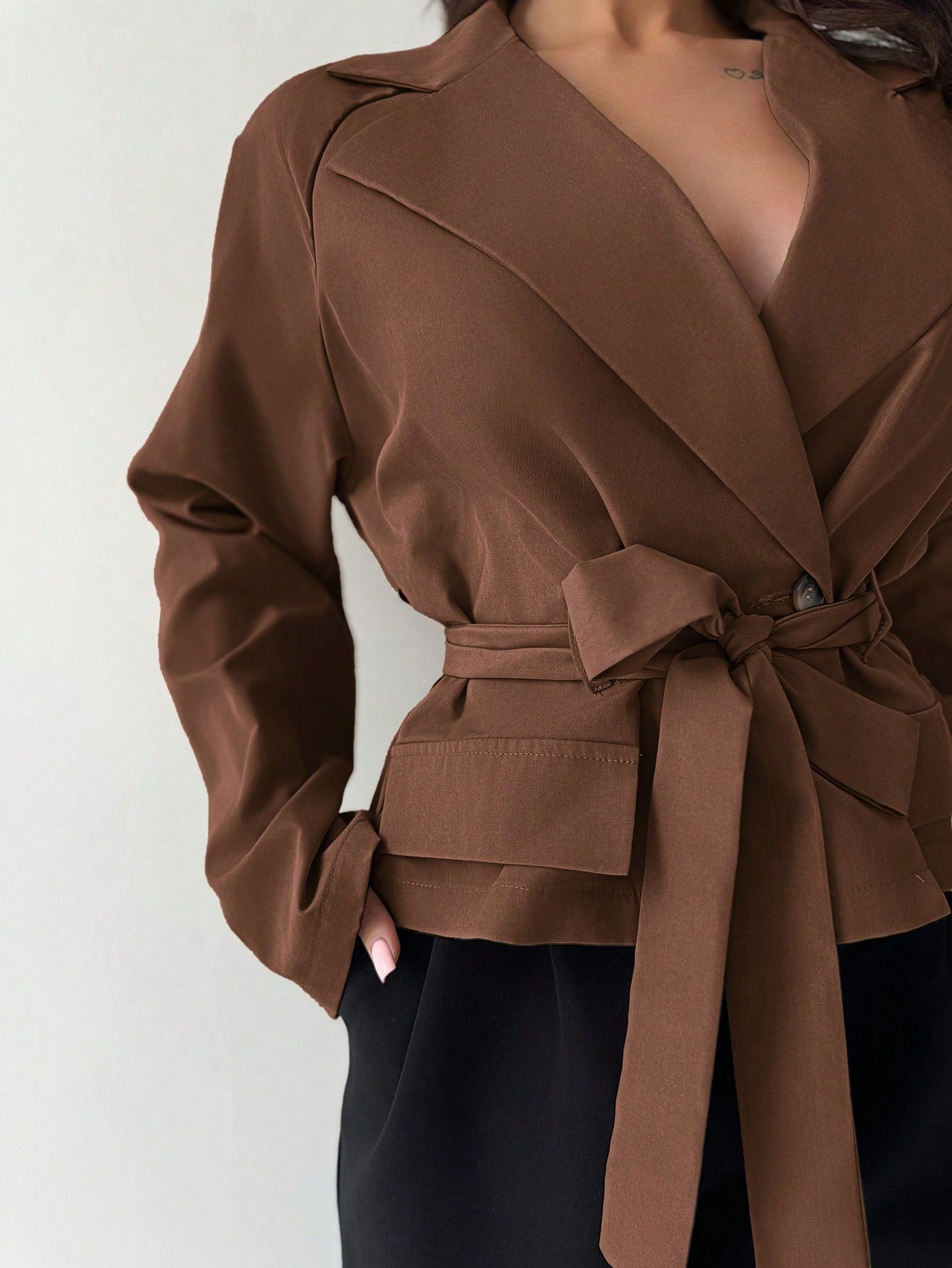 Three-Dimensional Pocket Belt Women's Thin Windbreaker Jacket