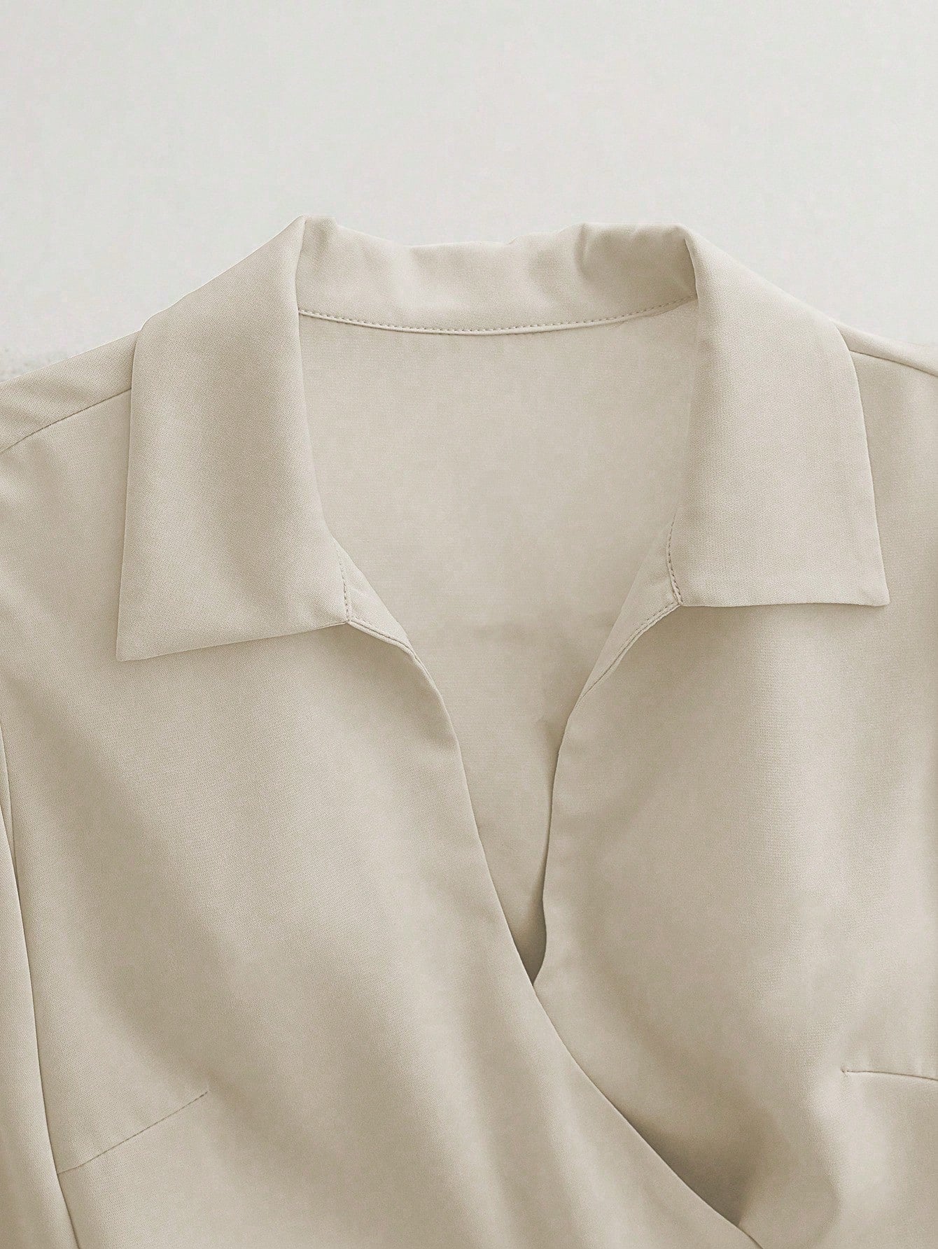 2pcs Elegant Shiny Fabric Top And Pleated Midi Skirt Set