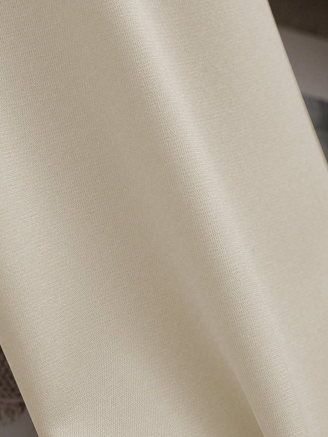 2pcs Elegant Shiny Fabric Top And Pleated Midi Skirt Set