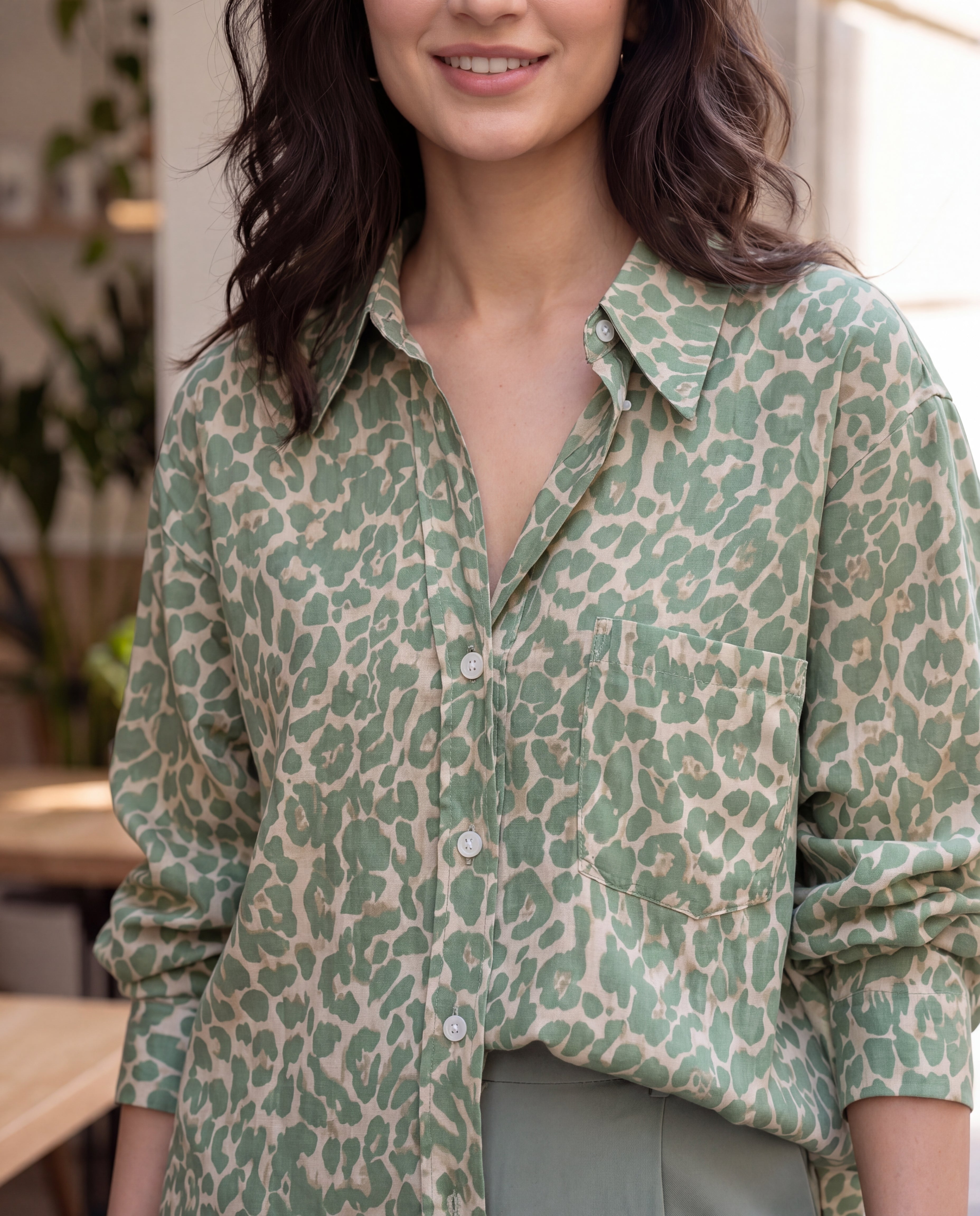 Leopard Print Casual Shirt With Pocket & Button Decor
