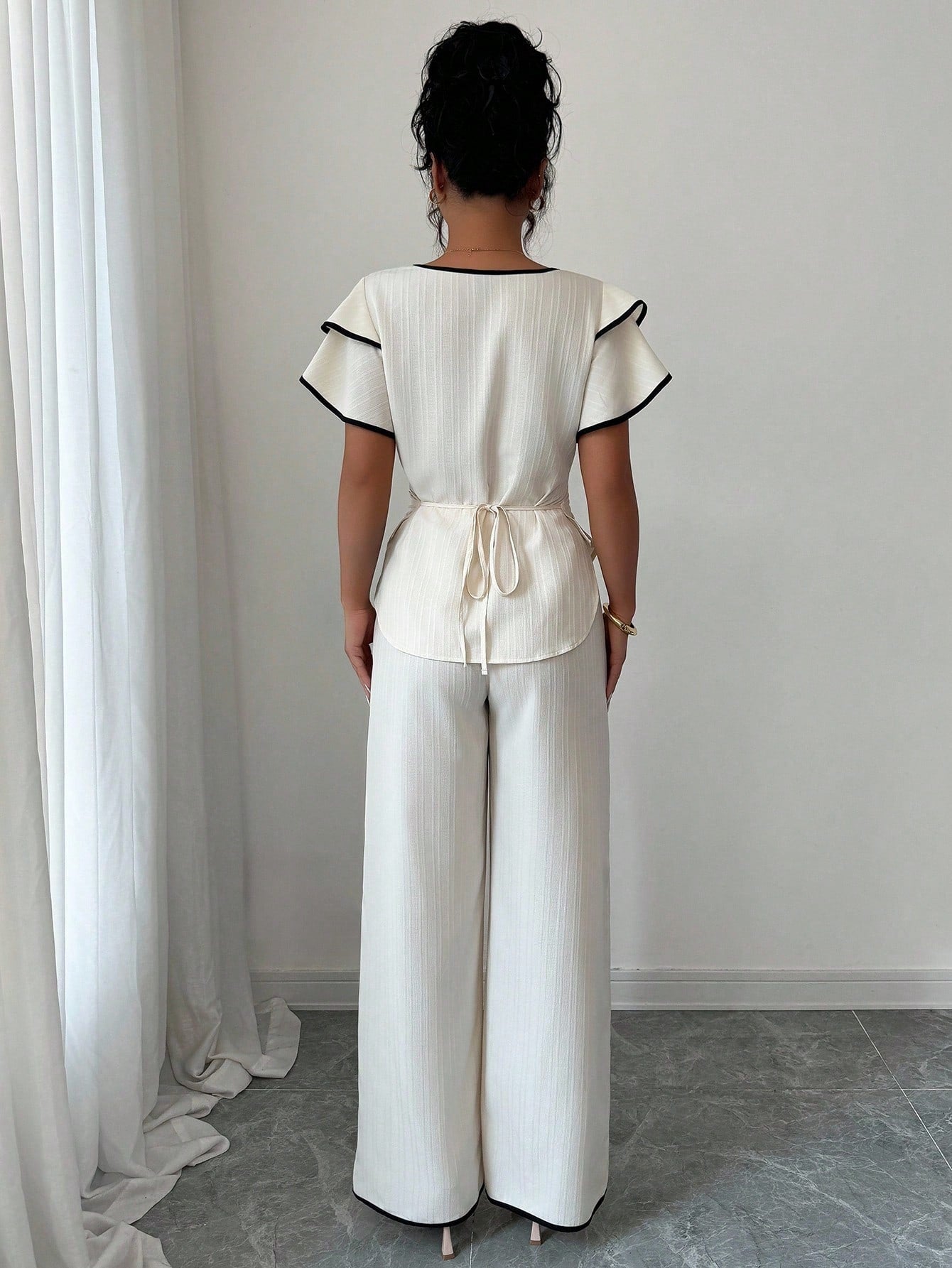 Shein Rafferiza 2Pcs Color Contrast Round Neck Waist Tight Lotus Sleeves Asymmetrical Hem set