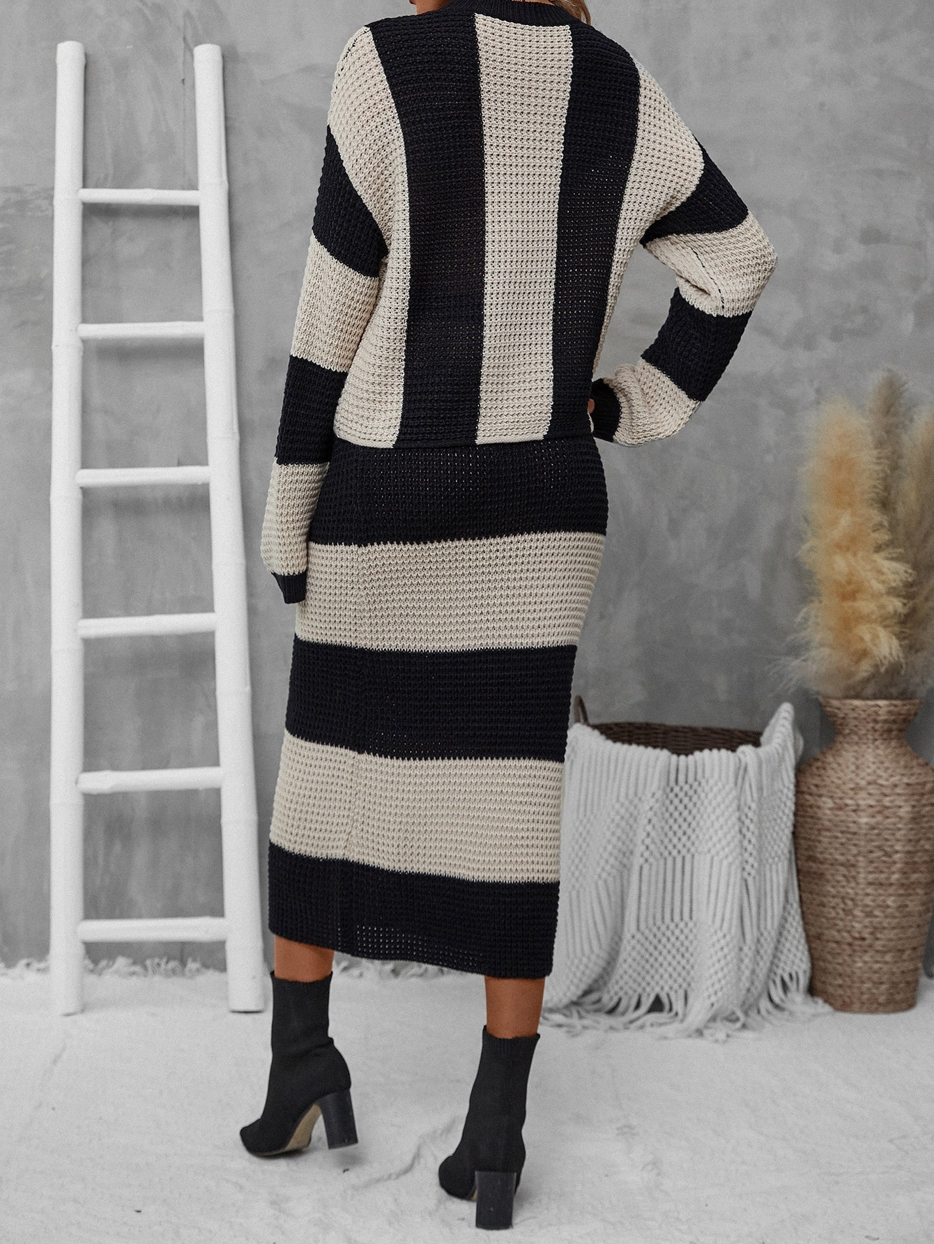 SHEIN LUNE Two Tone Drop Shoulder Sweater & Knit Skirt