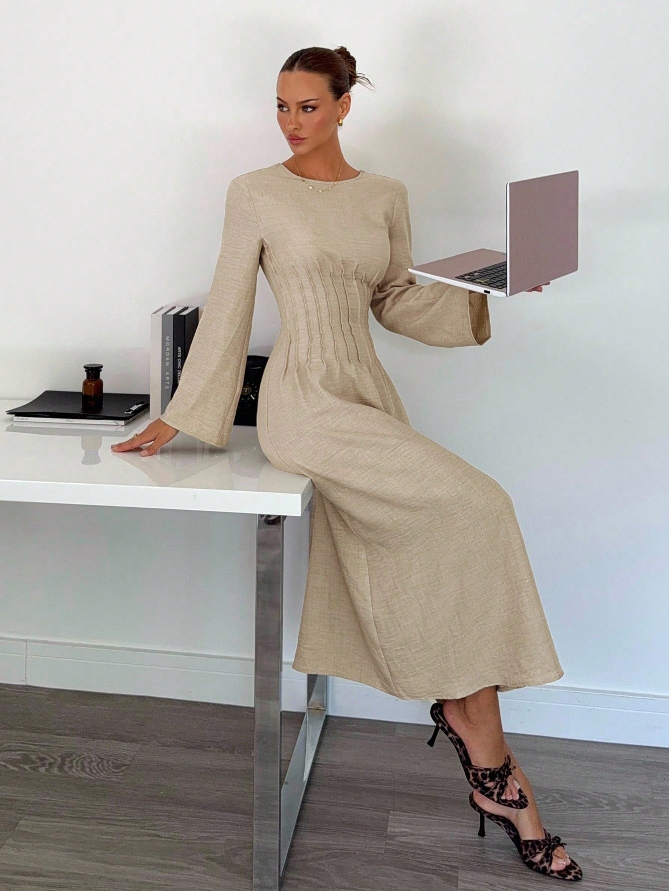 Women's Elegant Solid Color Cinched Waist Long Sleeve Dress