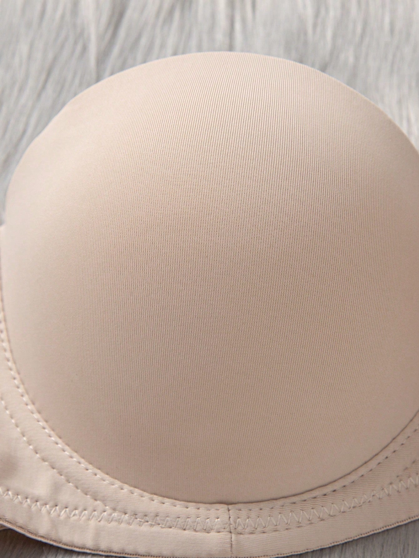 Casual Plain Medium Stretch Strapless Bras With Padded Cups And Backless Design For Everyday Wear