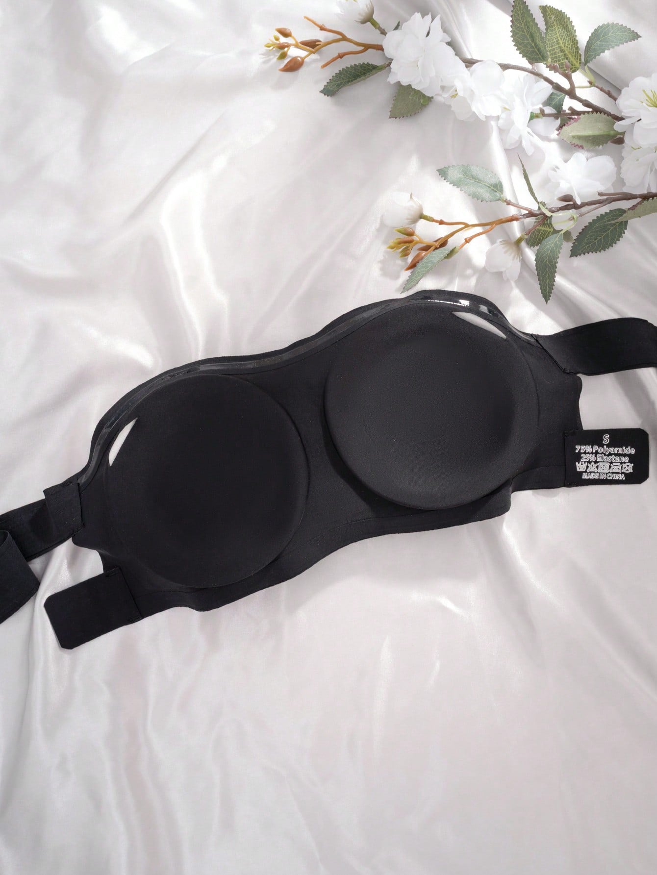 Seamless Underwire-Free Bra, Sexy One-Shoulder Design With Non-Slip Sides, Removable Pads And Criss-Cross Back, Strapless
